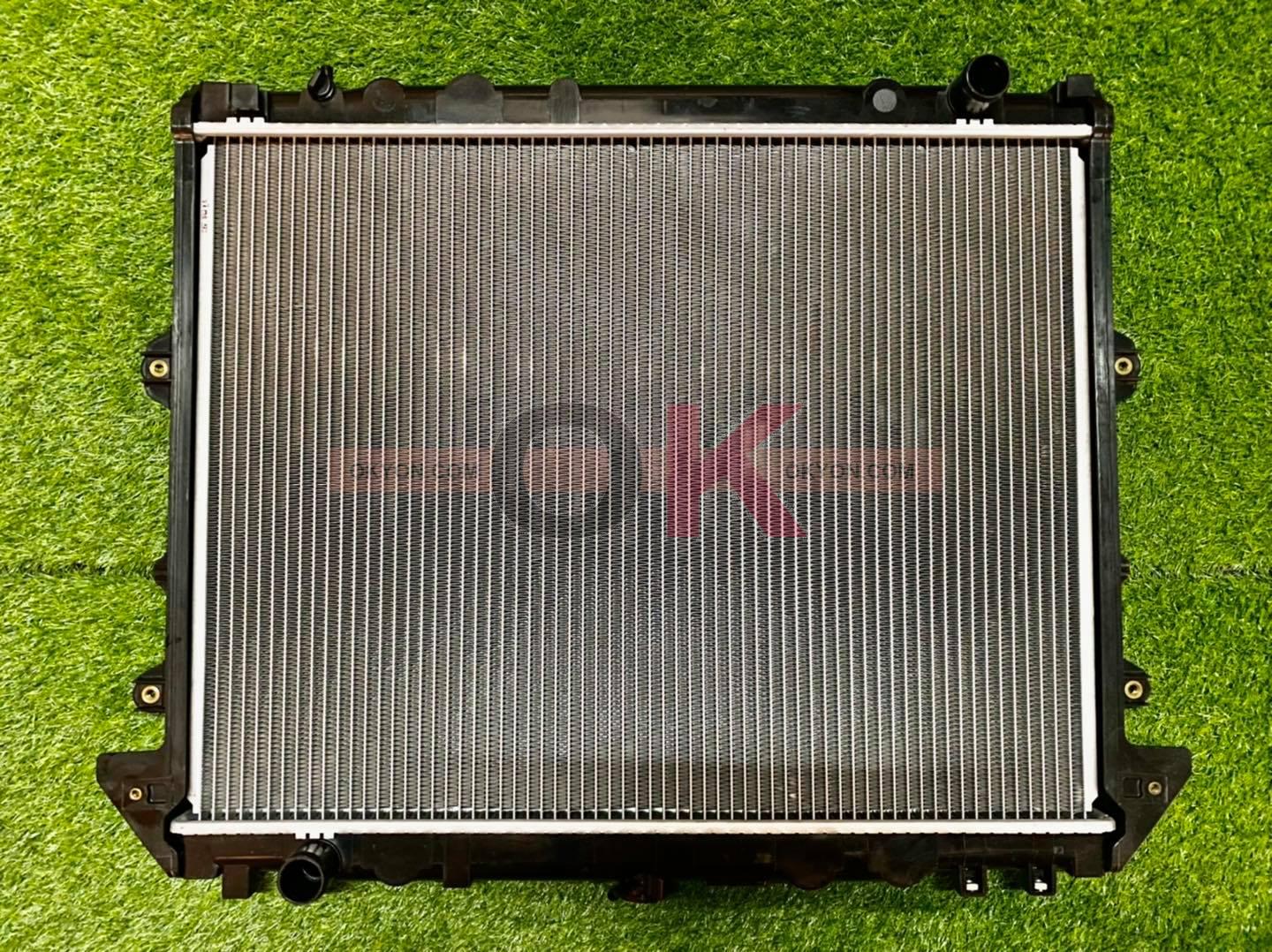 หม้อน้ำ TOYOTA HILUX VIGO INNOVA FORTUNER BENZIN 16MM AT VT