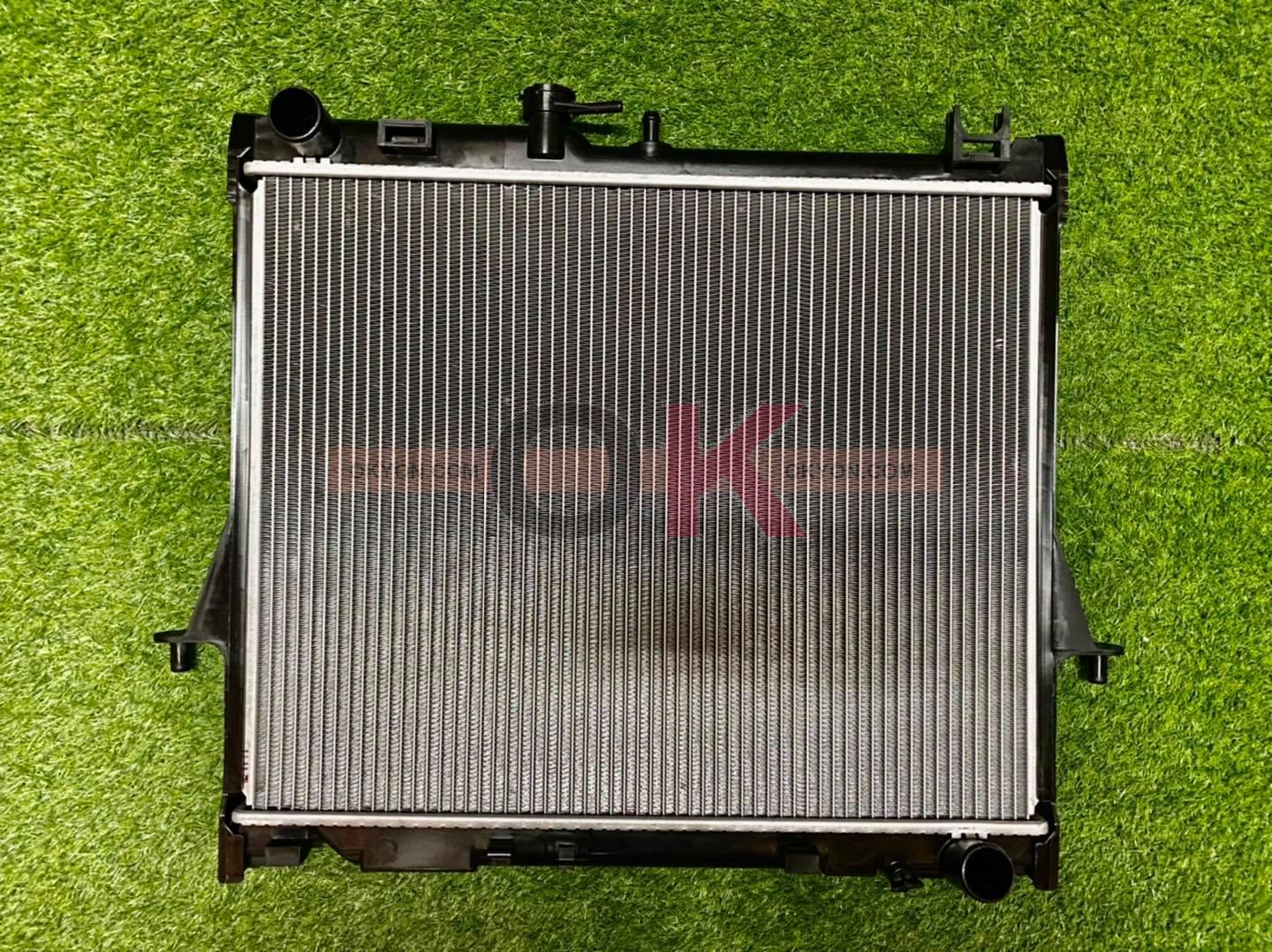 หม้อน้ำ ISUZU D-MAX MU-7 COLORADO เครื่อง 2.5 3.0 ใส่ด้วยกันได้ต่างที่ความหนา MT 26 MM VT