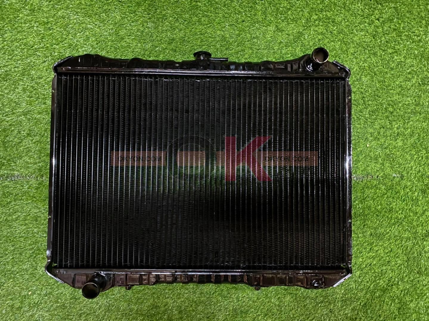 หม้อน้ำ NISSAN BIG-M ทองแดง VT