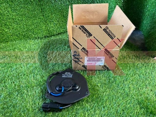 มอเตอร์พัดลม 3เหลี่ยมกลาง TOYOTA 2061 ปลั๊กดำทุกรุ่น DENSO แท้