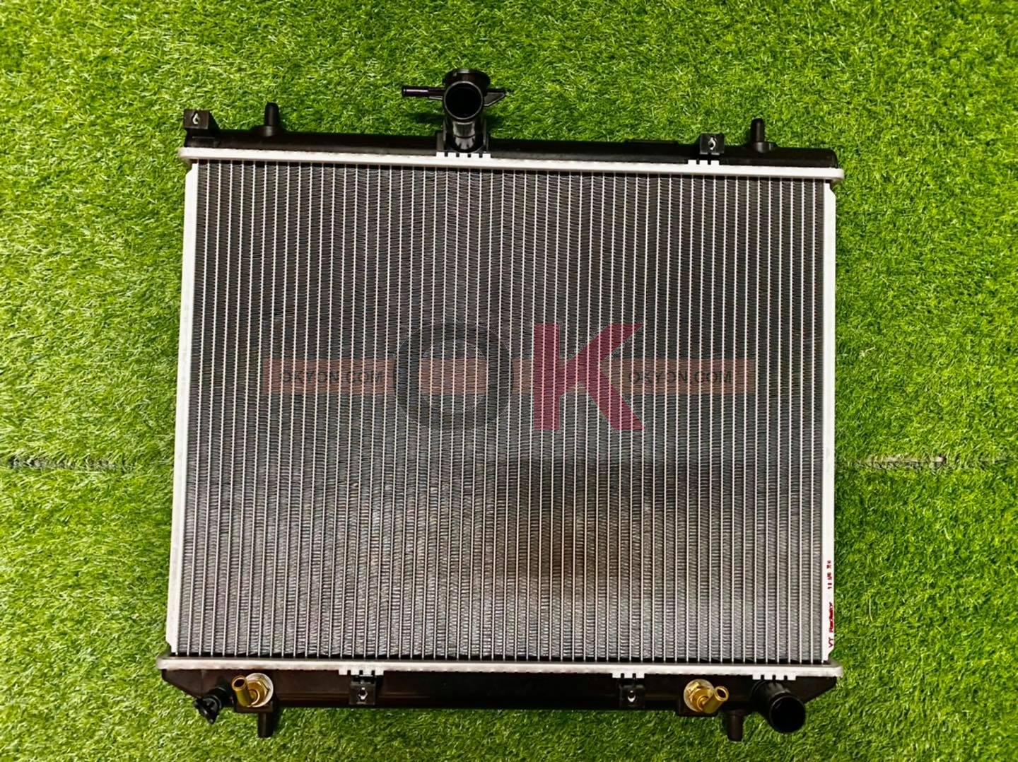 หม้อน้ำ TOYOTA AVANZA AT 16MM VT